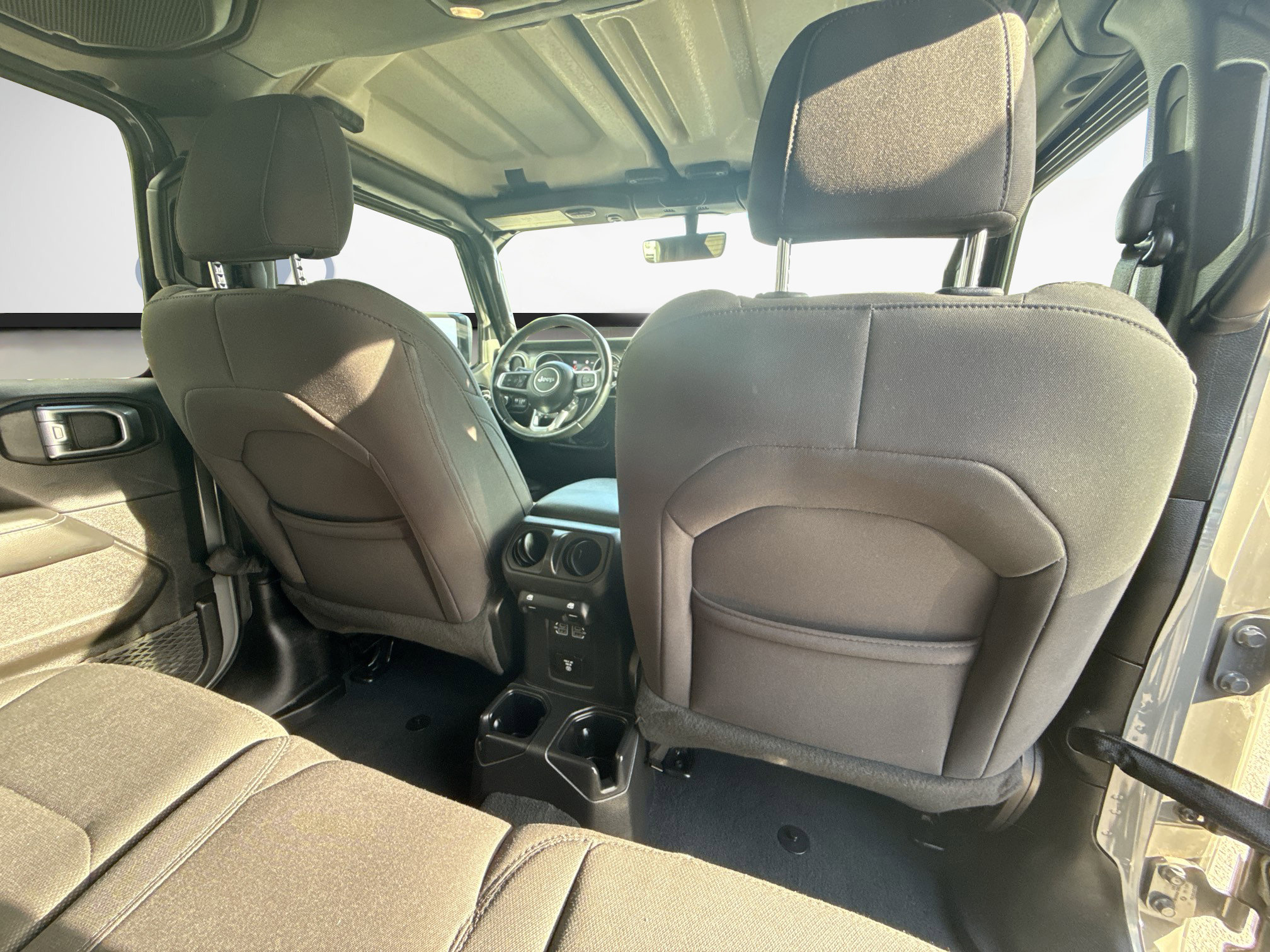 Used 2022 Jeep Wrangler Unlimited Sahara image 28