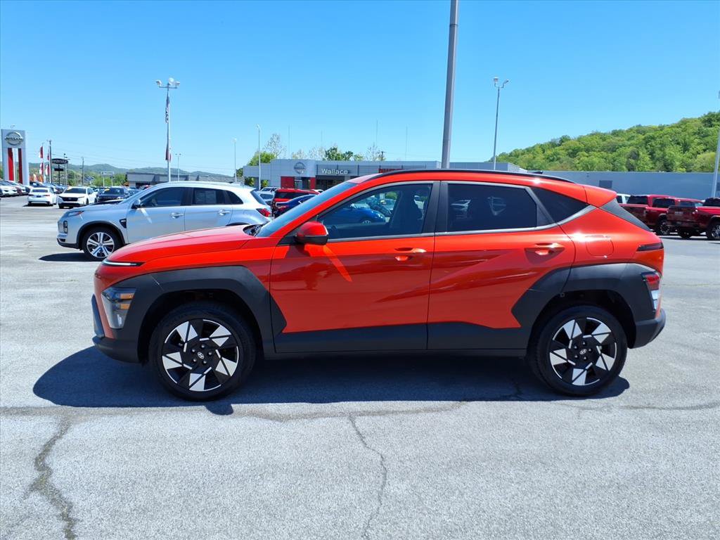 Used 2025 Hyundai Kona SEL AWD/4WD image 2