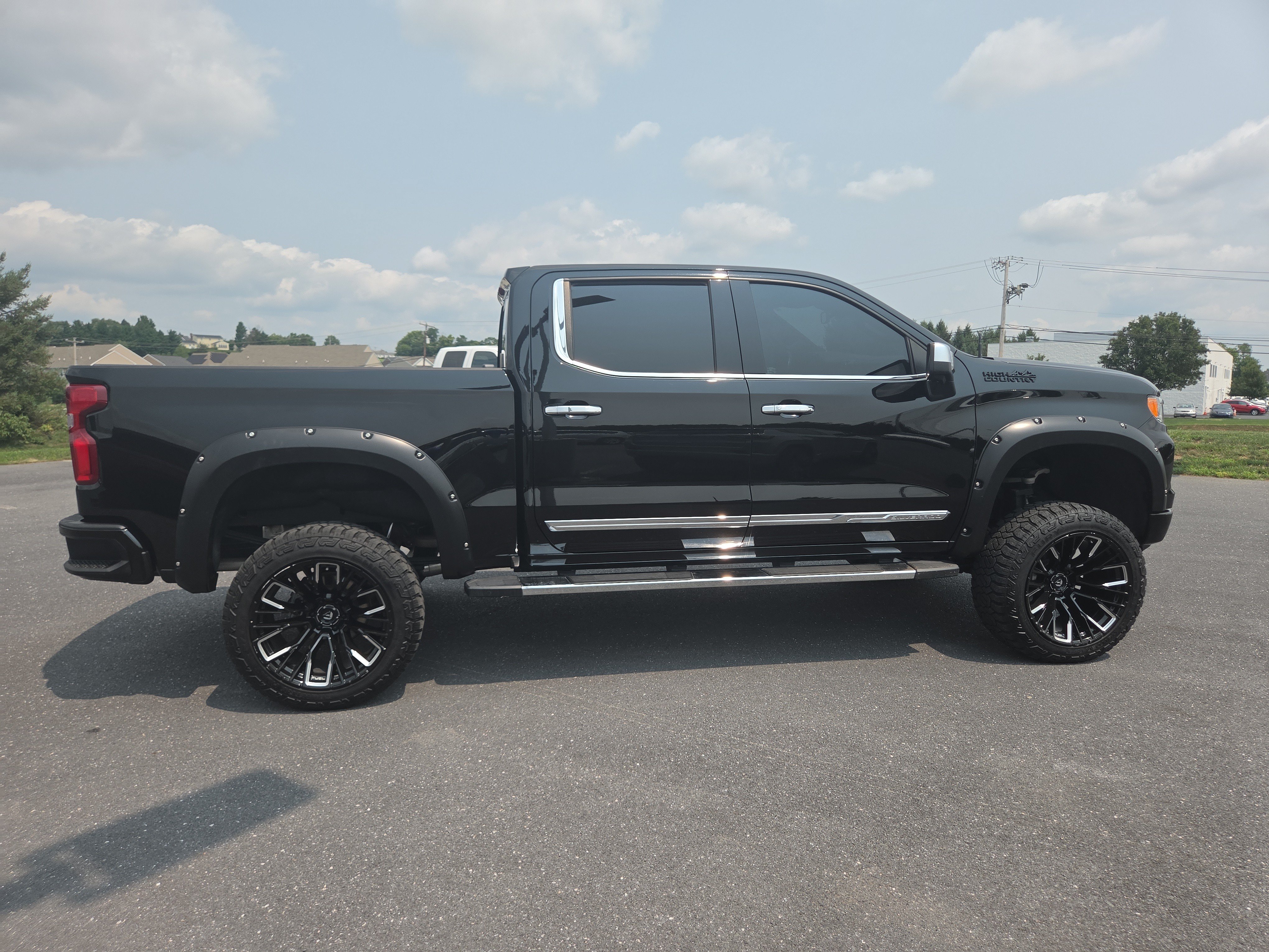 Used 2023 Chevrolet Silverado 1500 High Country w/ LPO, Dark Essentials Package AWD/4WD image 17