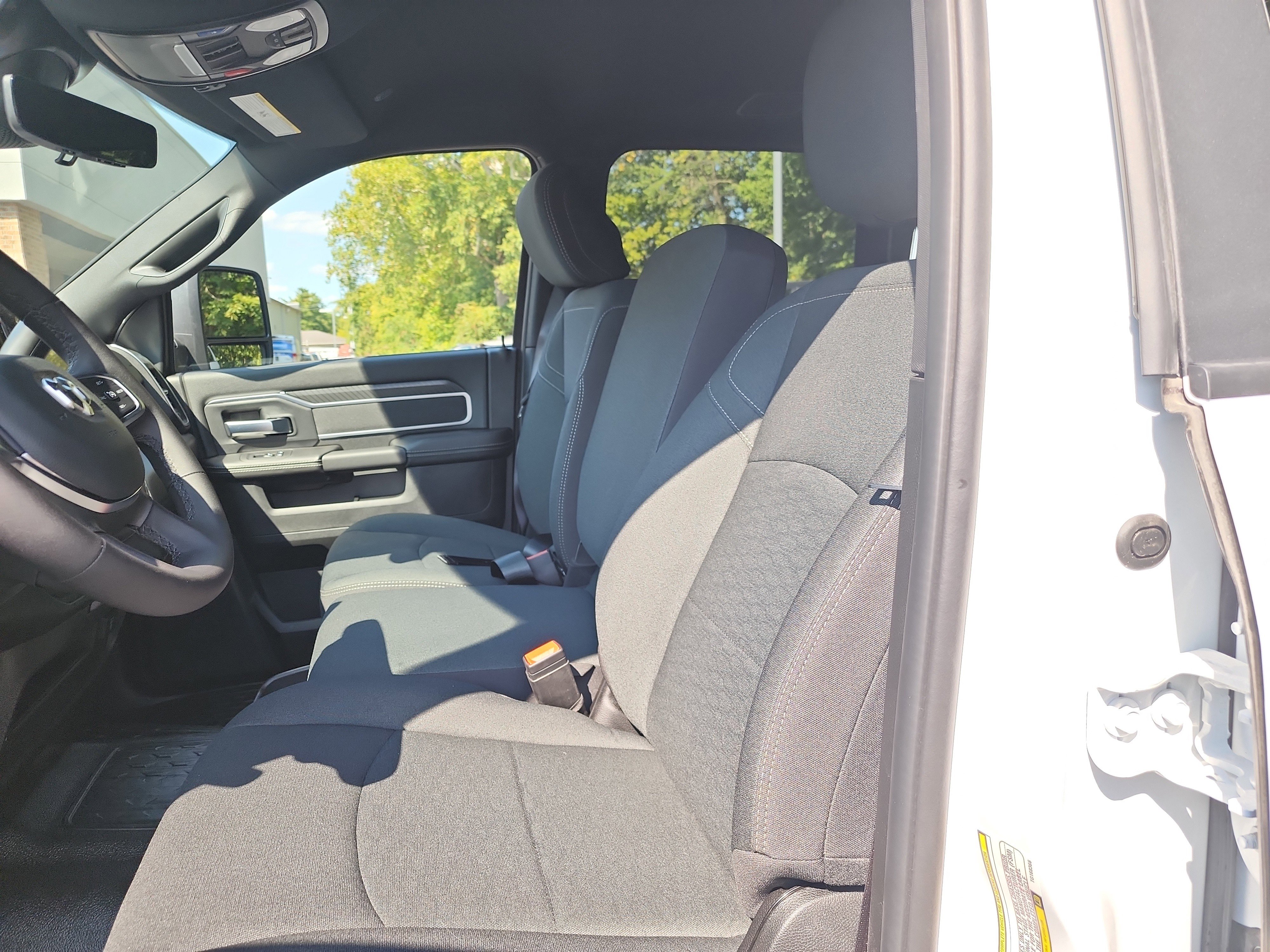 New 2026 RAM 5500 4x4 Crew Cab image 4