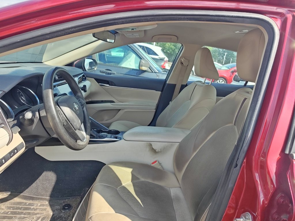 Used 2018 Toyota Camry LE FWD image 6