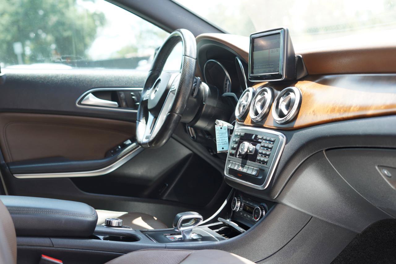 Used 2015 Mercedes-Benz GLA 45 AMG 4MATIC image 12