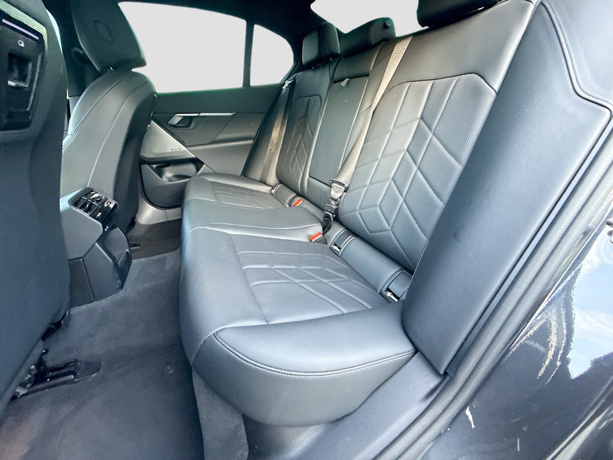 Used 2024 BMW 530i w/ Convenience Package RWD image 21