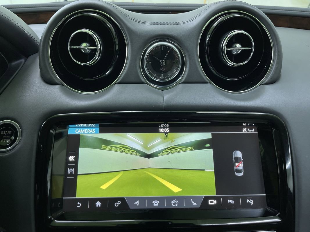 Used 2018 Jaguar XJ L Portfolio image 22