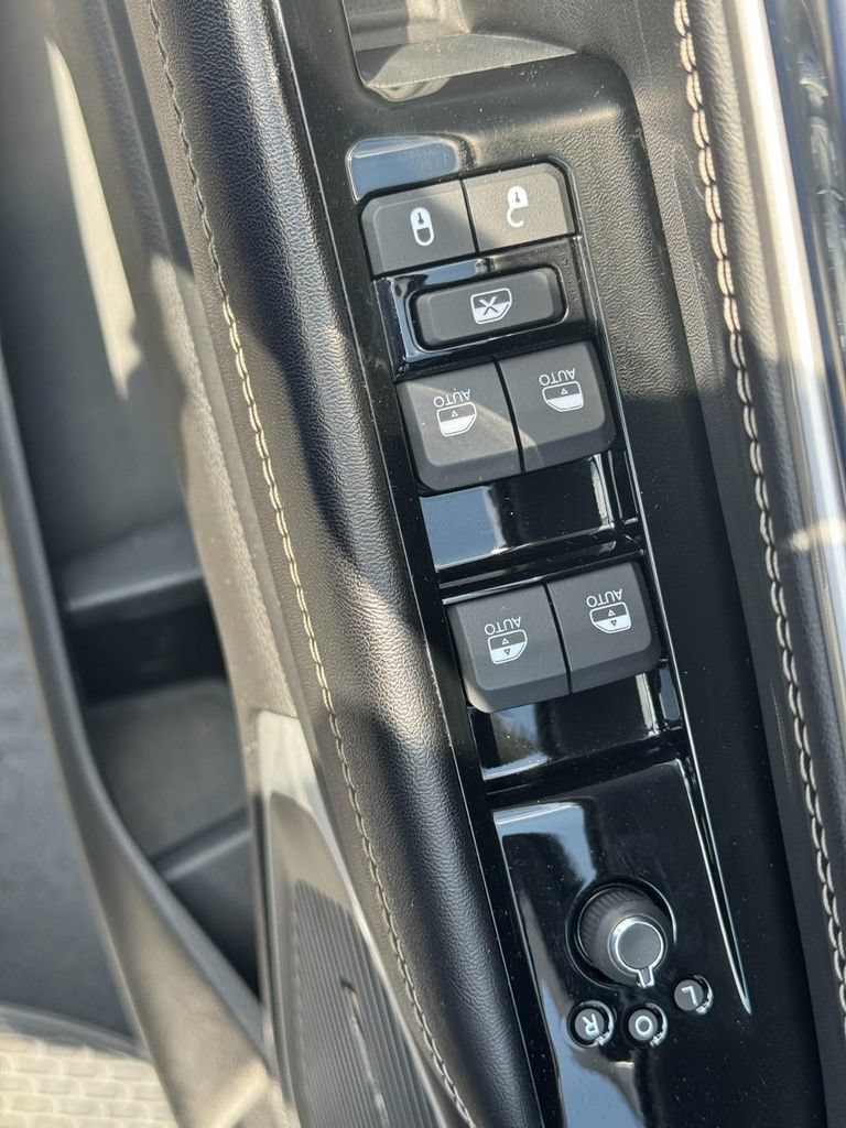Used 2022 Jeep Wagoneer Series II AWD/4WD image 20