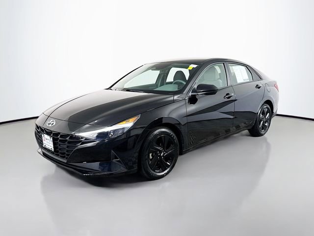 Certified 2023 Hyundai Elantra SEL image 2