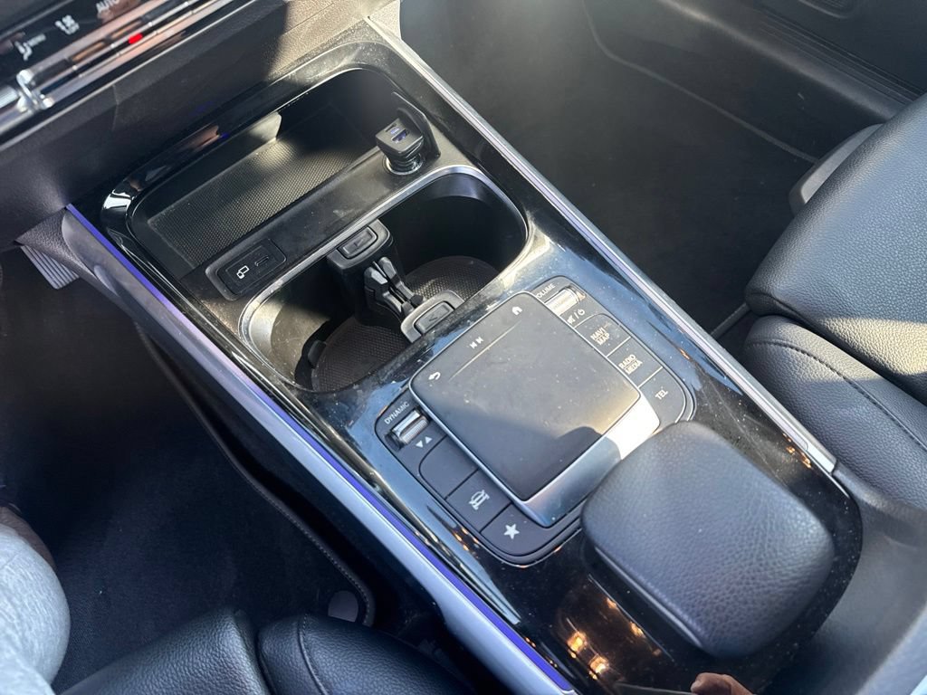 Used 2021 Mercedes-Benz GLB 250 4MATIC w/ Premium Package image 45