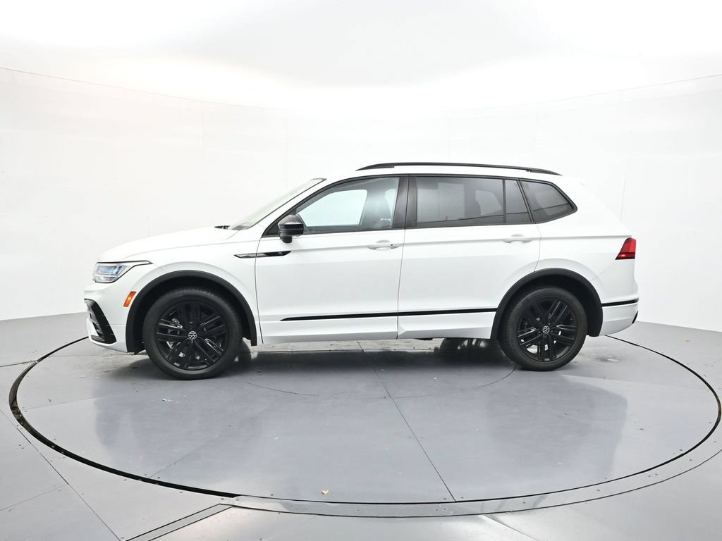 Used 2022 Volkswagen Tiguan SE R-Line FWD image 4