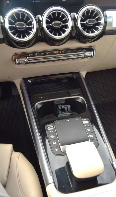 Used 2023 Mercedes-Benz GLB 250 4MATIC w/ Premium Package image 32