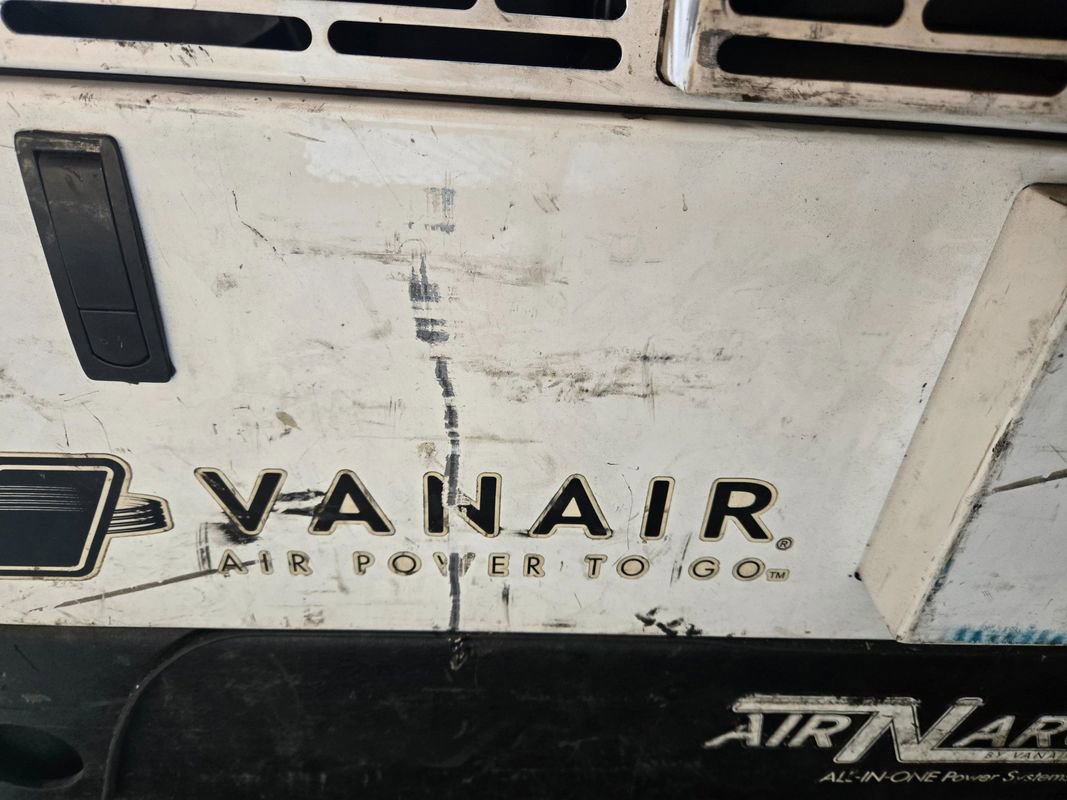 Used 2016 Ford F550 2WD Regular Cab Super Duty image 16