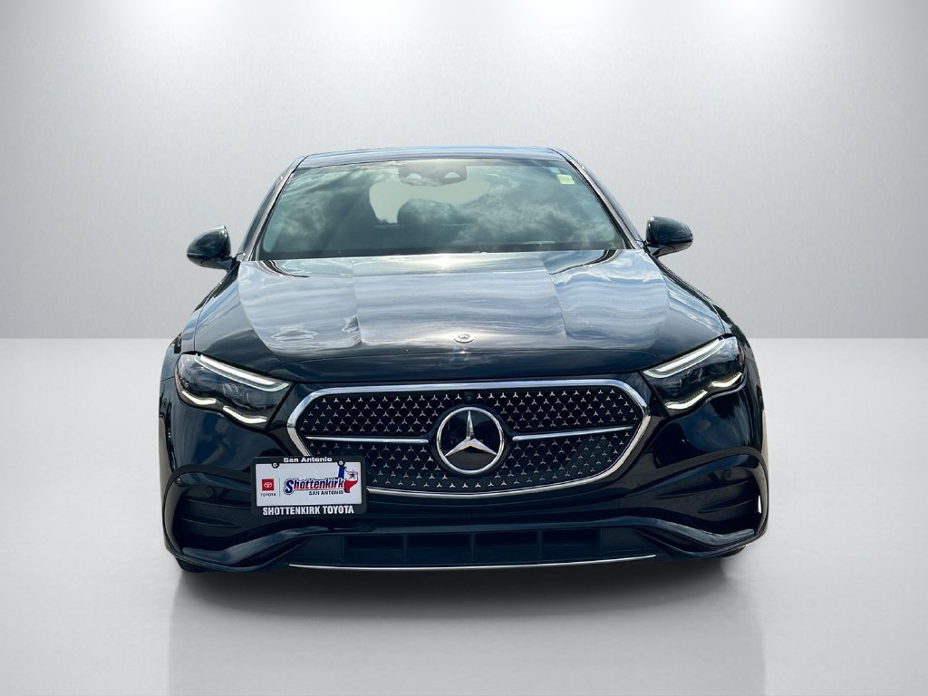 Used 2024 Mercedes-Benz E 350 4MATIC Sedan image 2