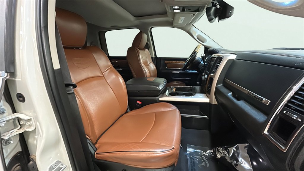 Used 2018 RAM 3500 Laramie Longhorn image 17