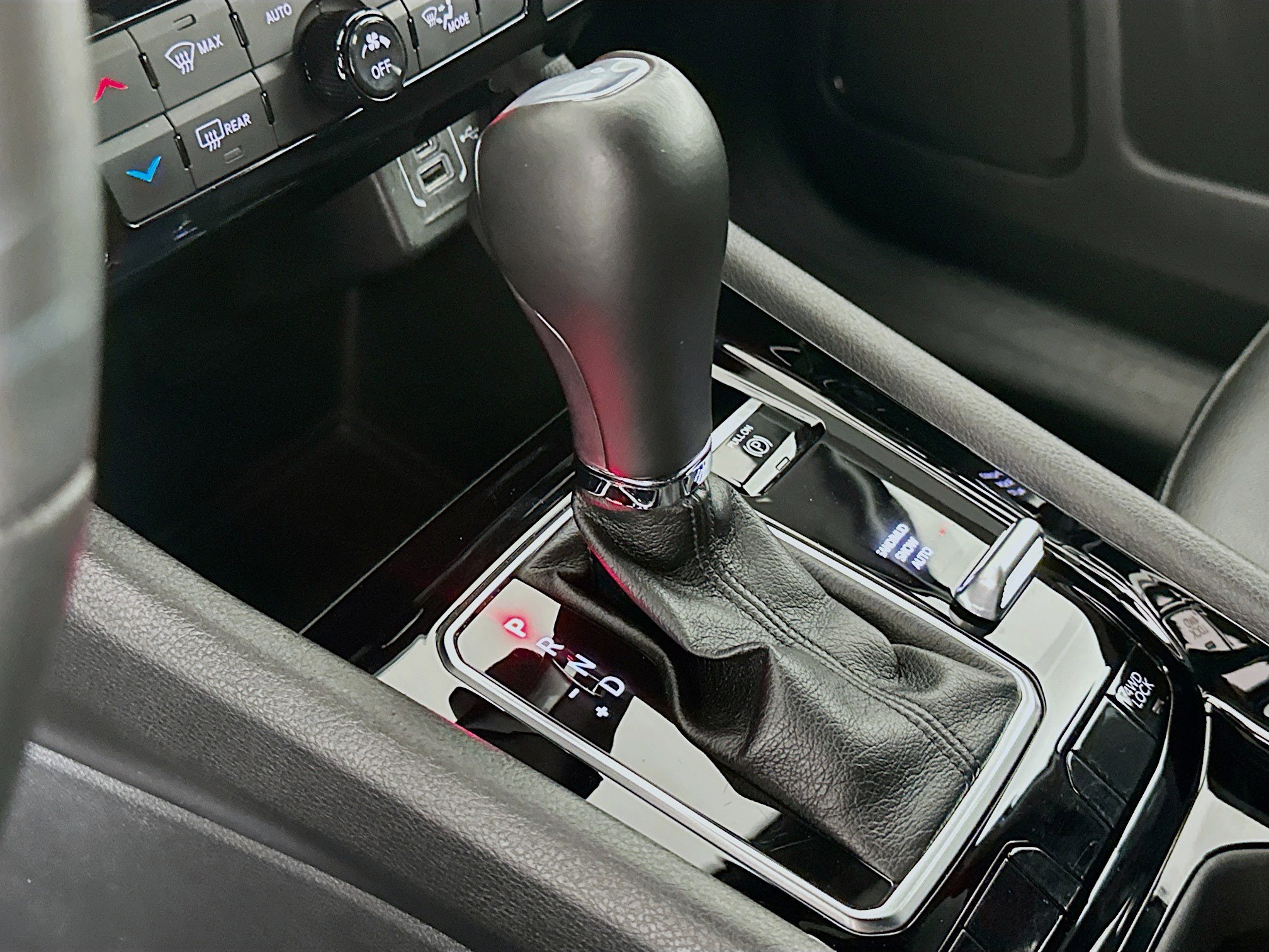 Used 2025 Jeep Compass Limited image 24