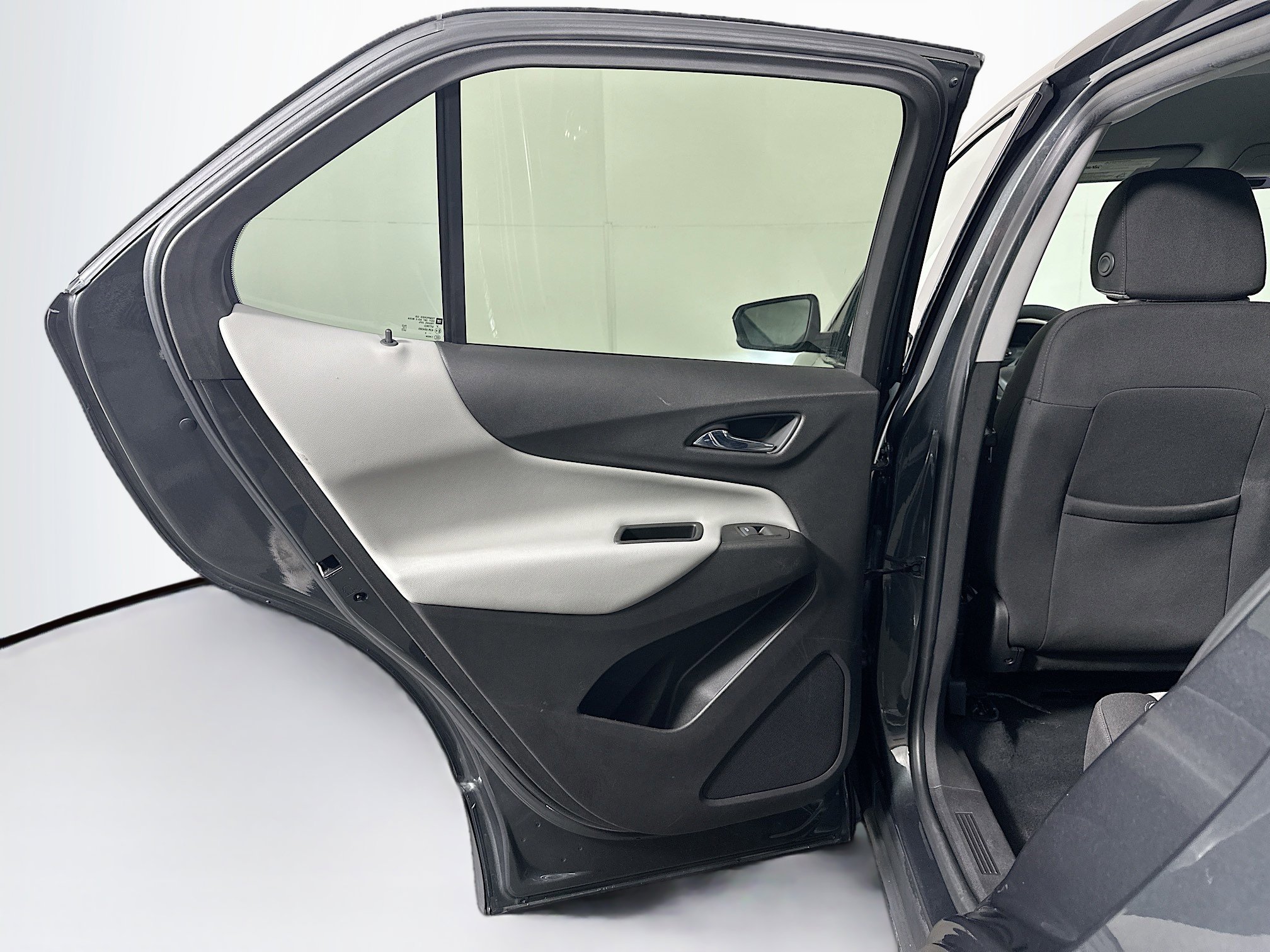 Used 2019 Chevrolet Equinox LS w/ LS Convenience Package image 25