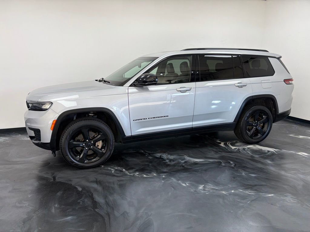 Used 2022 Jeep Grand Cherokee L Laredo AWD/4WD image 22