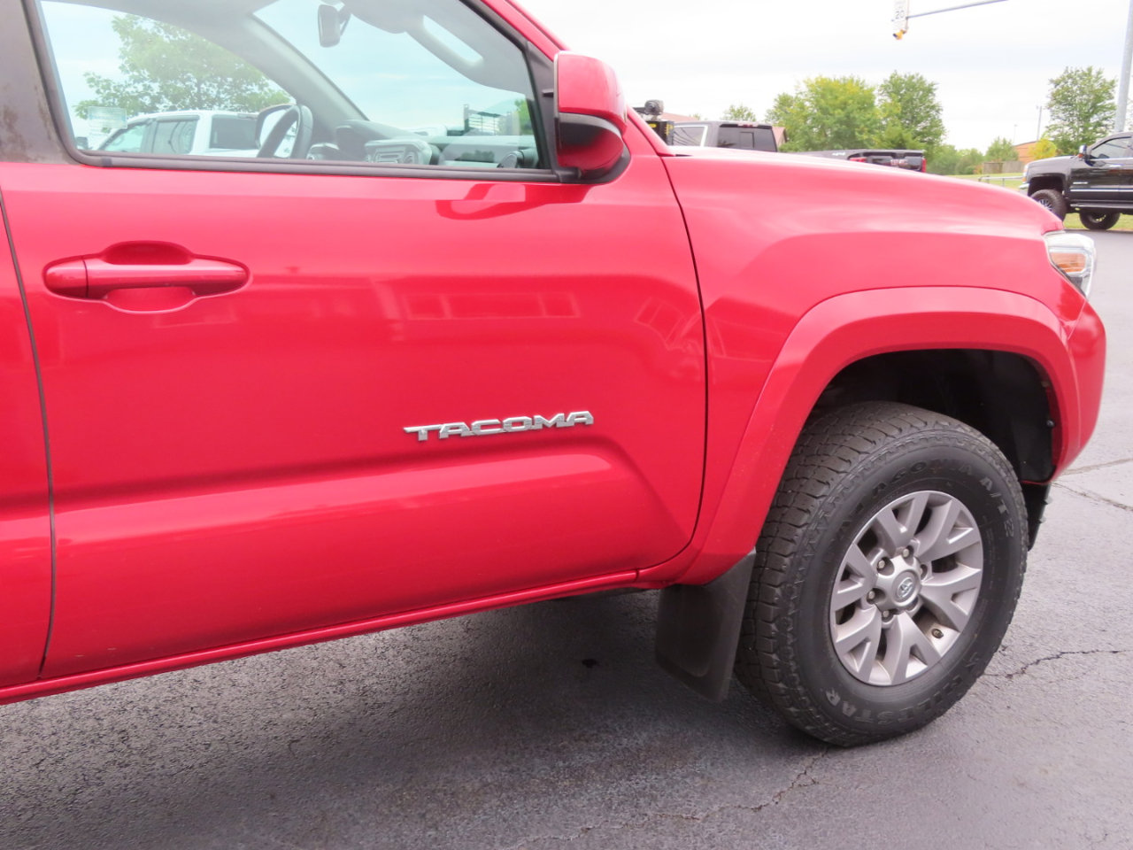 Used 2019 Toyota Tacoma SR5 image 21