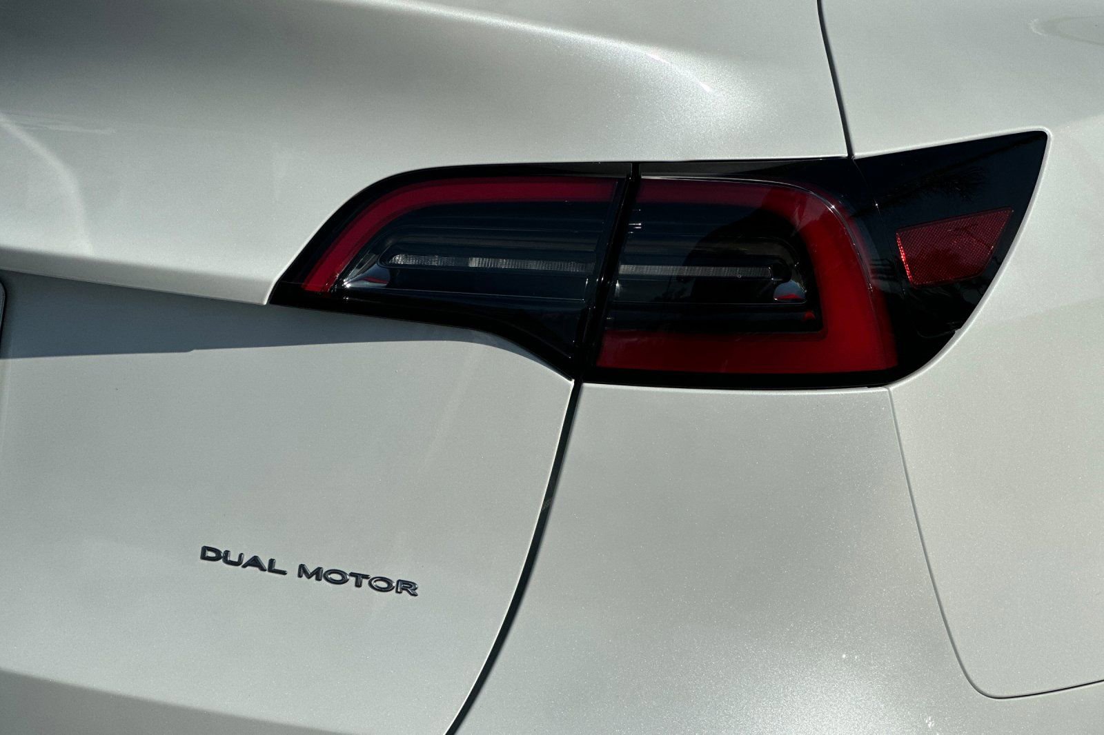 Used 2025 Tesla Model Y Long Range image 37