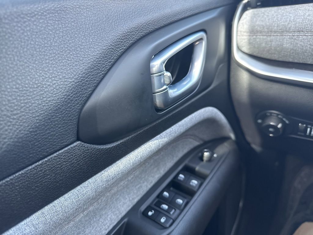 Used 2023 Jeep Compass Latitude AWD/4WD image 33