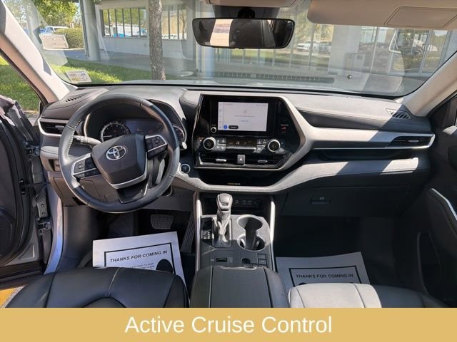 Used 2023 Toyota Highlander XLE image 13