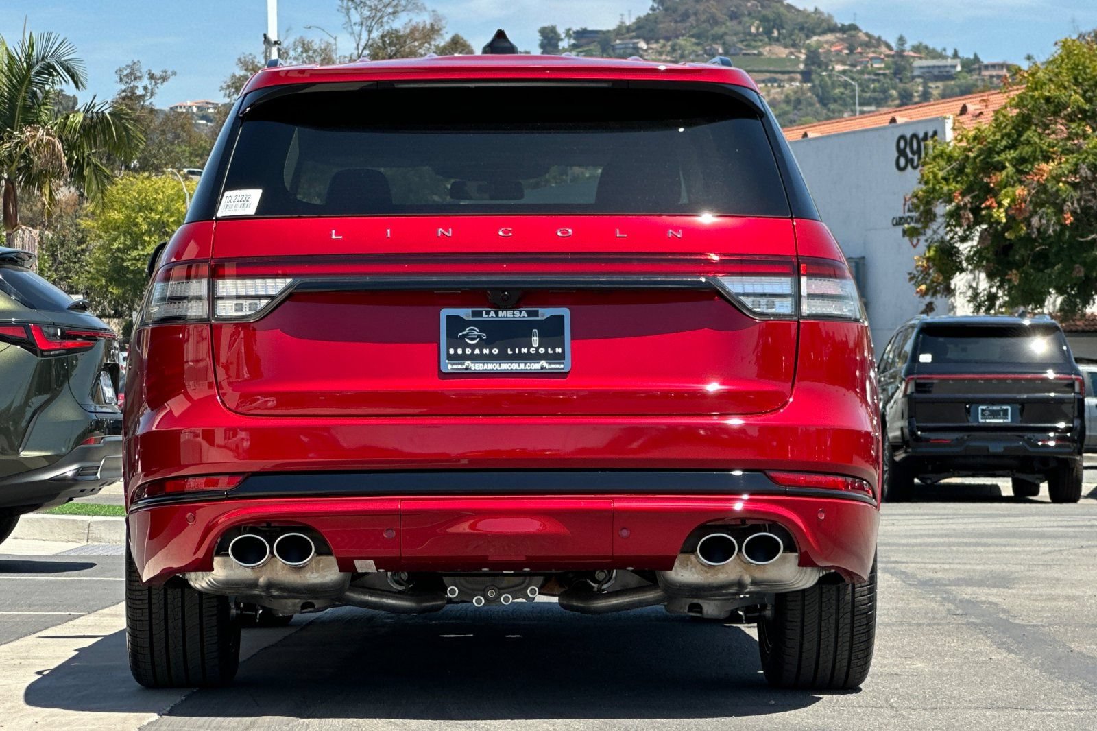 New 2026 Lincoln Aviator 2WD w/ Jet Appearance Package image 4