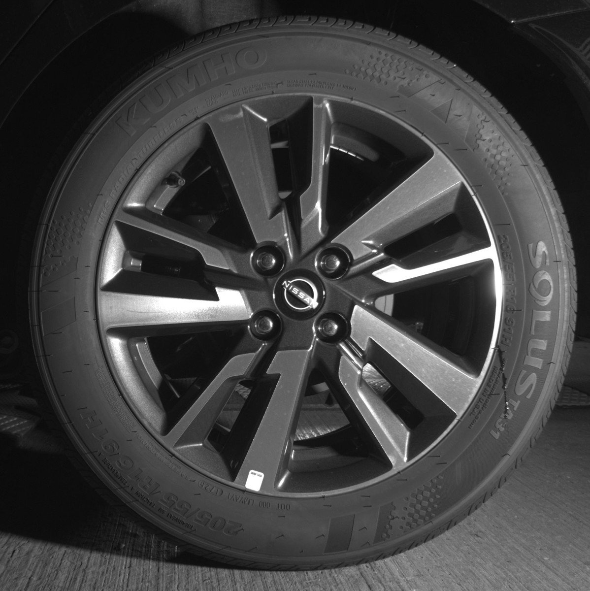 Used 2025 Nissan Versa SV image 14