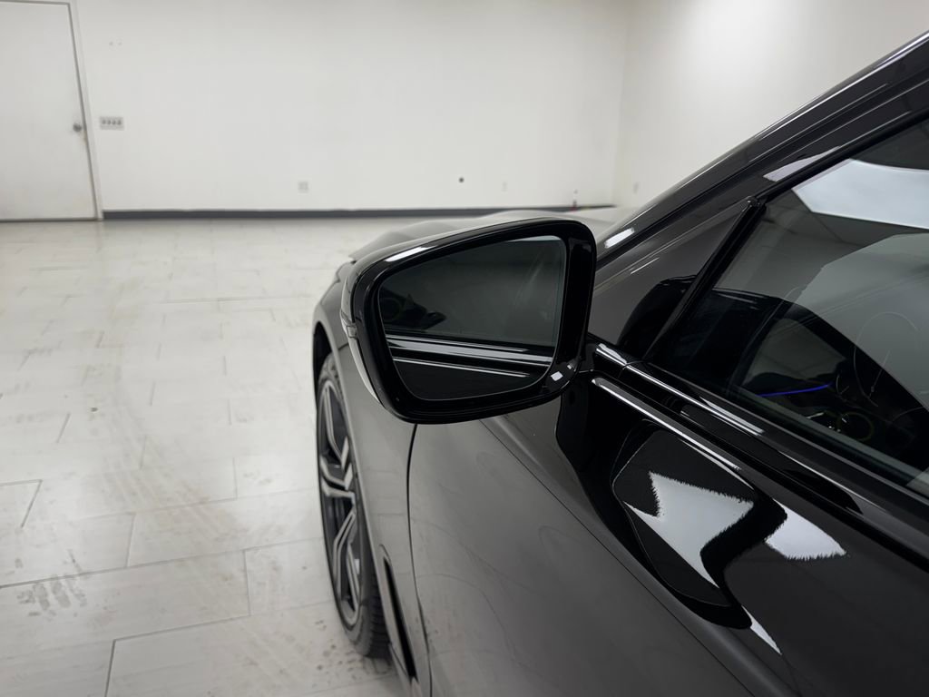 Used 2018 BMW 750i xDrive image 29