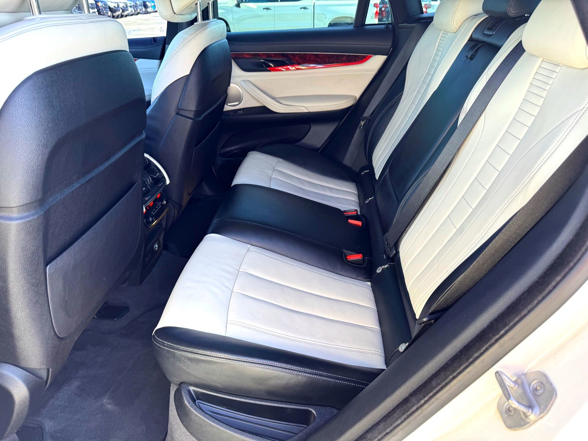 Used 2018 BMW X6 xDrive50i image 19