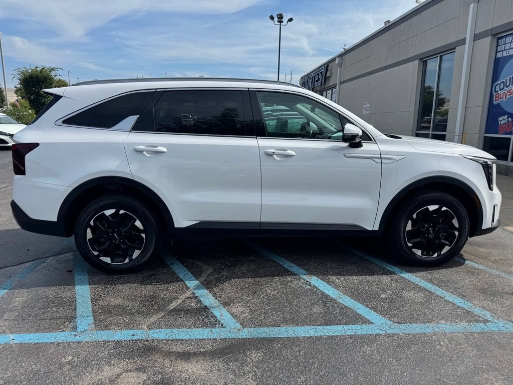 Used 2024 Kia Sorento S w/ Panoramic Sunroof Package AWD/4WD image 6