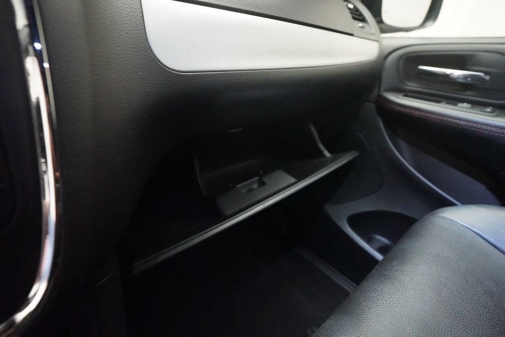 Used 2018 Dodge Grand Caravan GT FWD image 31