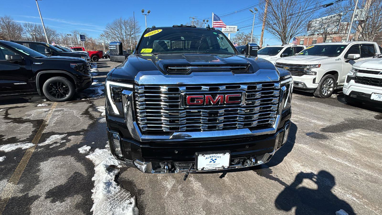 Certified 2024 GMC Sierra 3500 Denali w/ Denali Reserve Package image 2