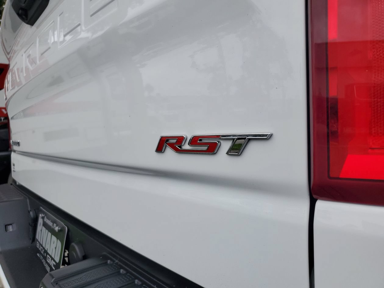 Used 2025 Chevrolet Silverado 1500 RST AWD/4WD image 8