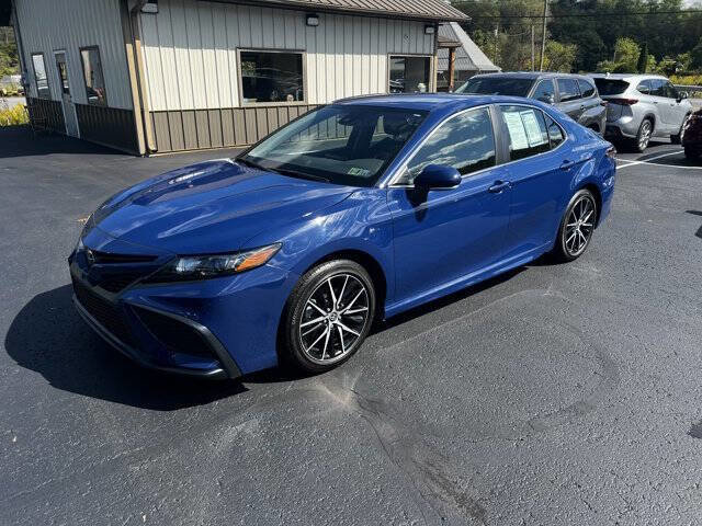 Used 2024 Toyota Camry SE image 1