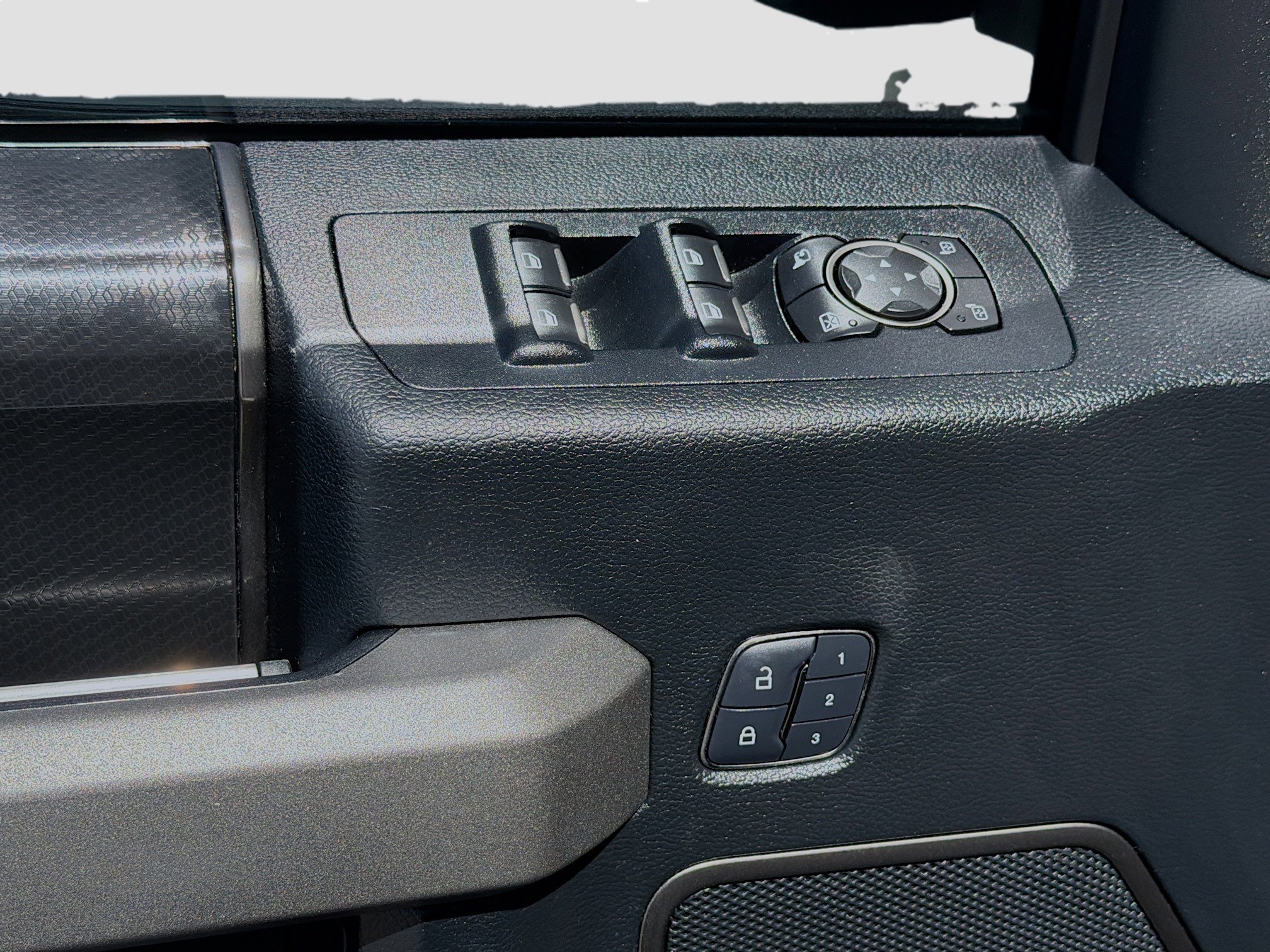 Used 2017 Ford F150 Raptor w/ Equipment Group 802A Luxury image 22