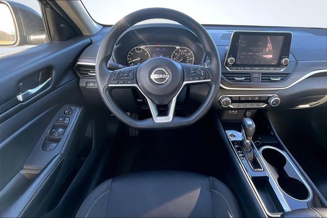 Used 2024 Nissan Altima 2.5 SV image 8