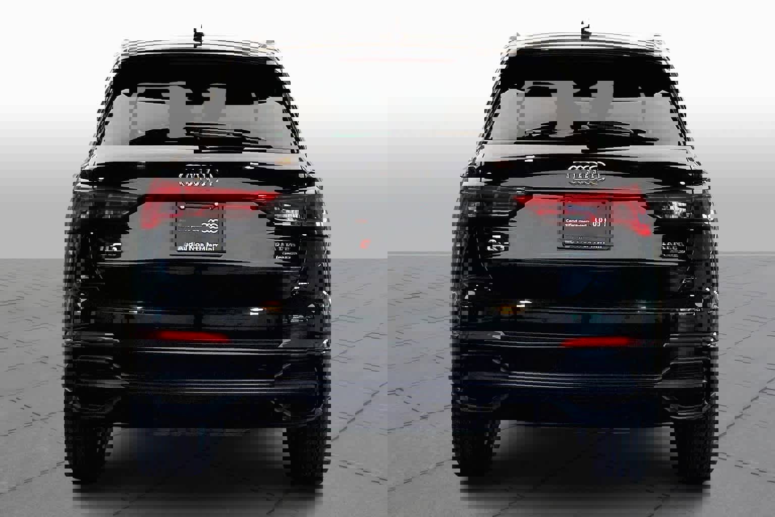 Used 2020 Audi Q3 2.0T Premium w/ Convenience Package image 6