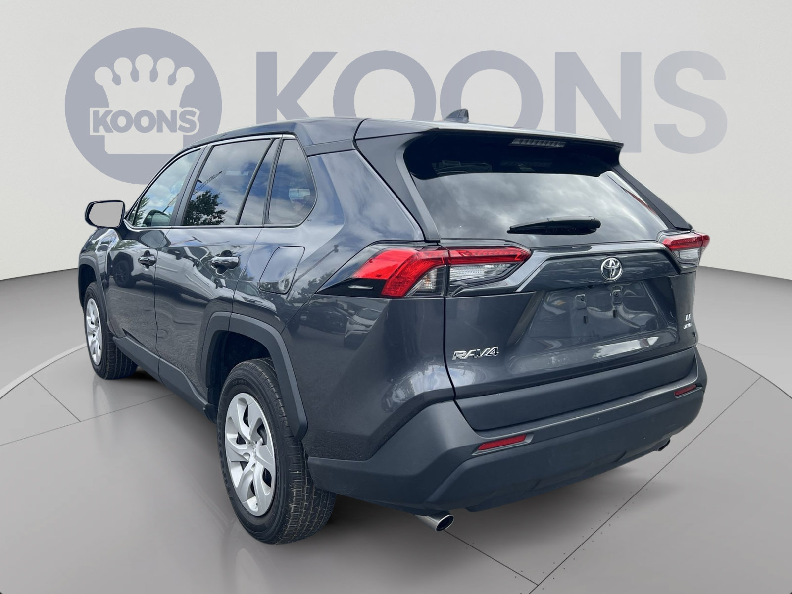 Used 2025 Toyota RAV4 LE AWD/4WD image 4