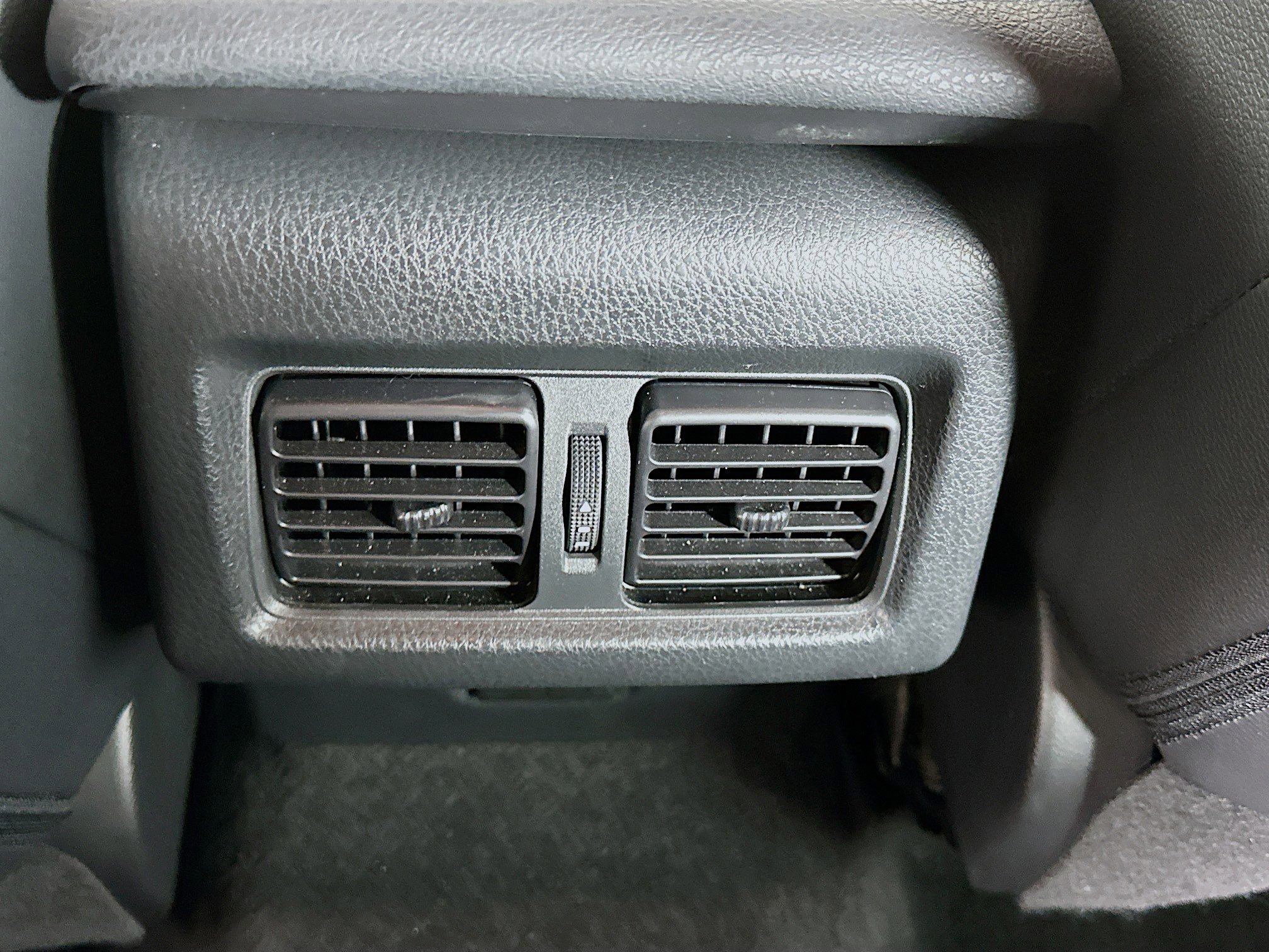 Used 2025 Toyota Camry SE image 27