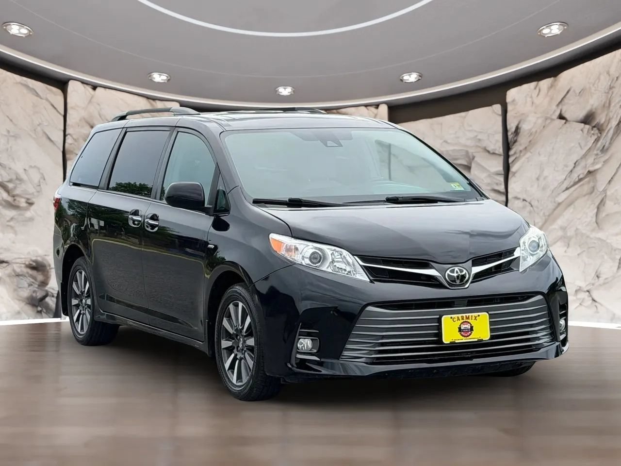 Used 2018 Toyota Sienna XLE w/ XLE Navigation Package AWD/4WD image 7