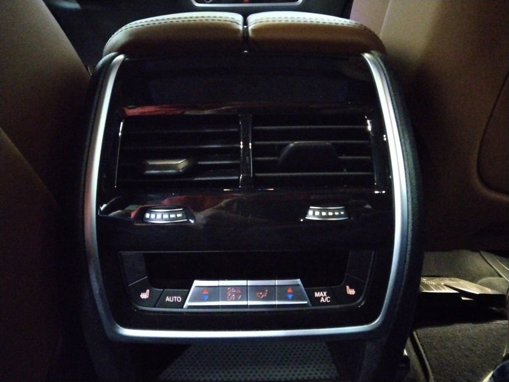 Used 2023 BMW X7 M60i image 43