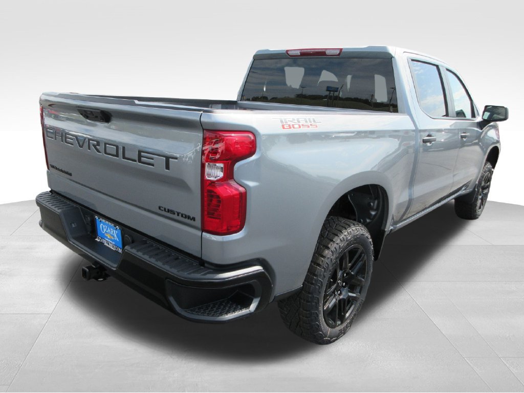 New 2026 Chevrolet Silverado 1500 Custom Trail Boss w/ LPO, Dark Essentials Package AWD/4WD image 6