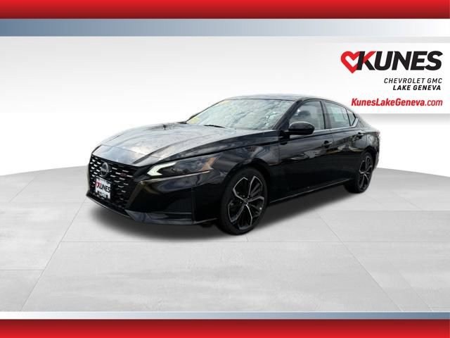 Used 2024 Nissan Altima 2.5 SR FWD image 11