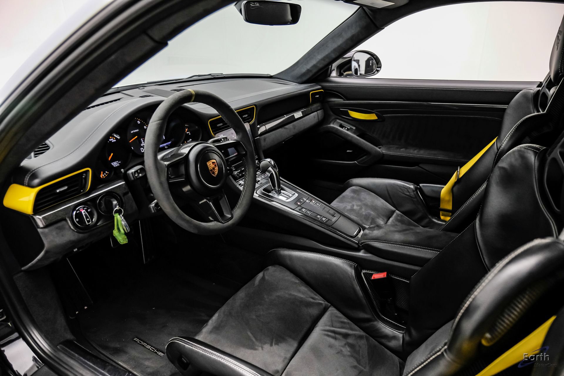 Used 2018 Porsche 911 GT2 RS w/ Weissach Package RWD image 2