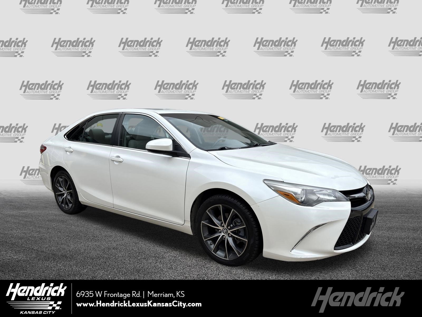 Used 2017 Toyota Camry XSE FWD image 1