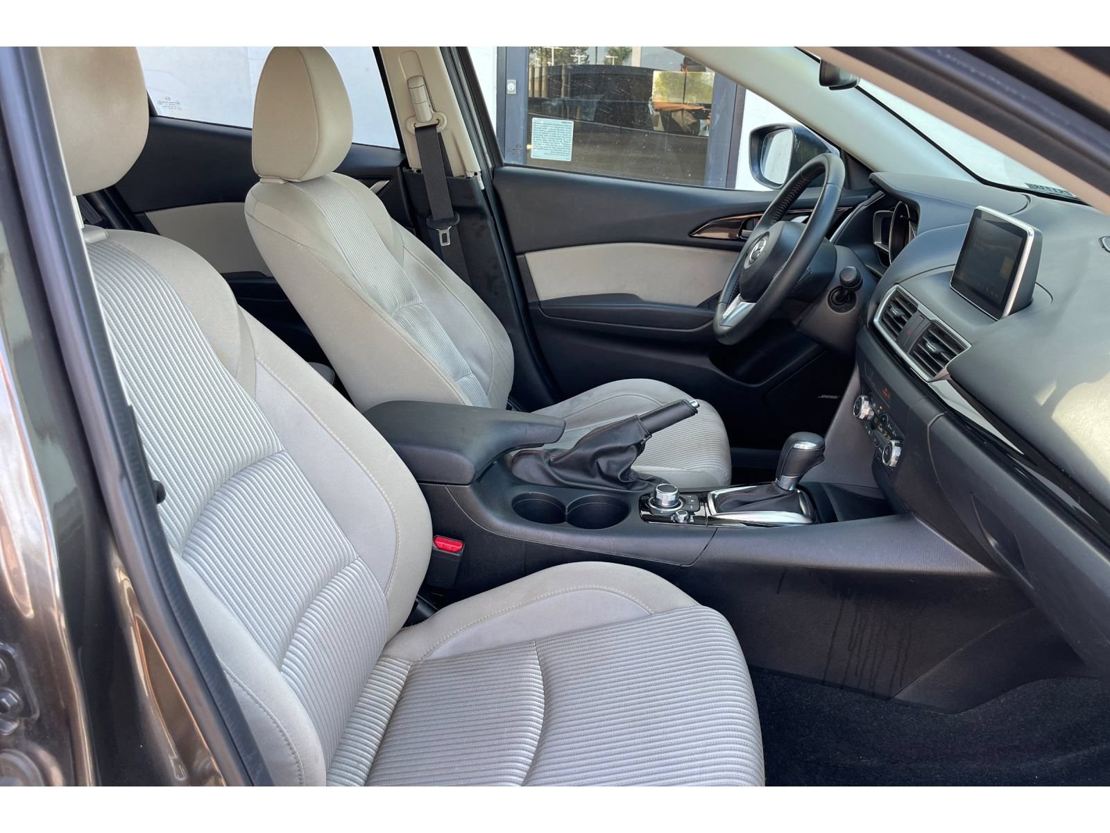 Used 2016 MAZDA MAZDA3 i Touring w/ Popular Equipment Package FWD image 19