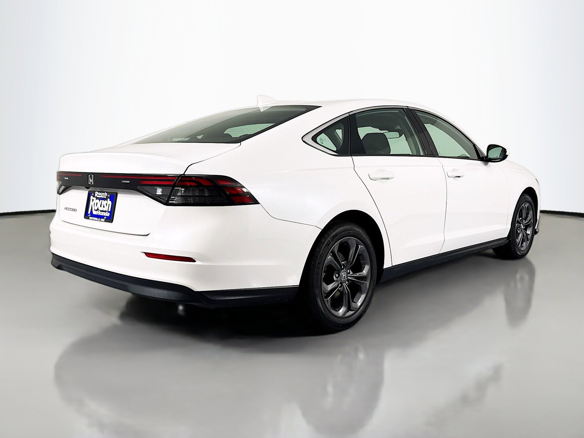 Certified 2023 Honda Accord EX image 5