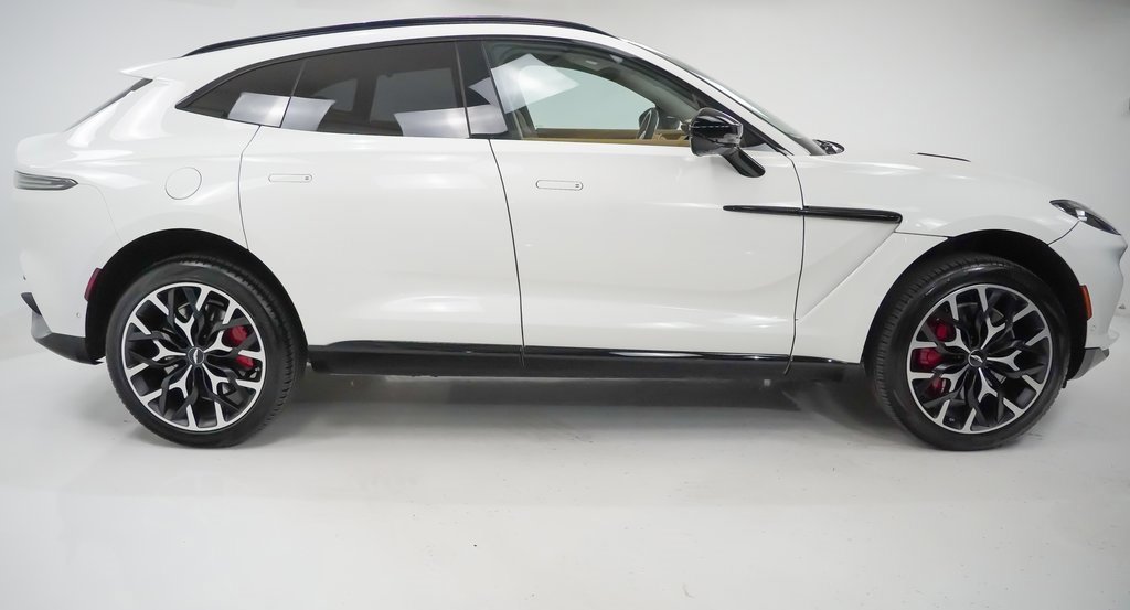 Used 2021 Aston Martin DBX image 9