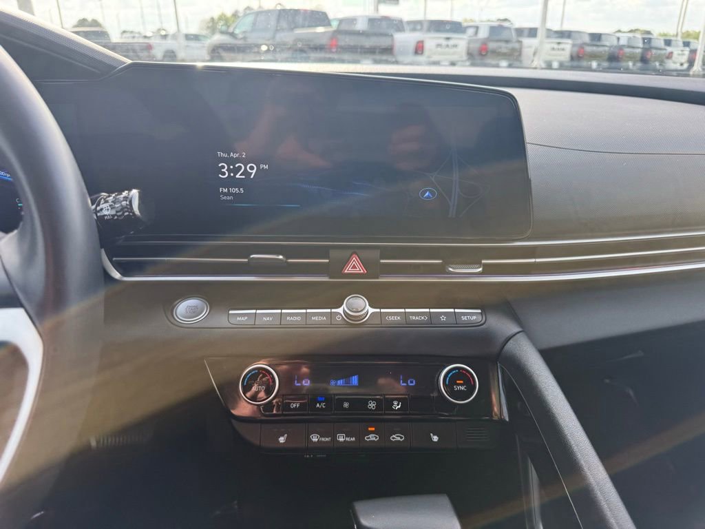 Used 2024 Hyundai Elantra Limited image 18
