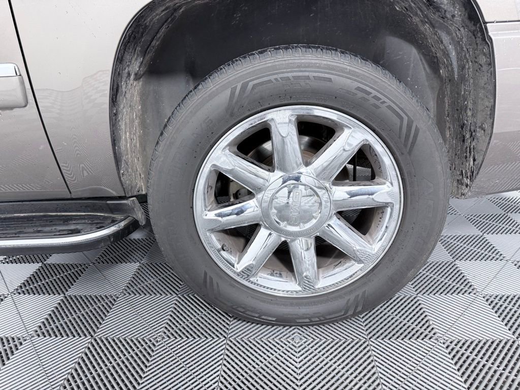 Used 2013 GMC Yukon XL Denali image 32