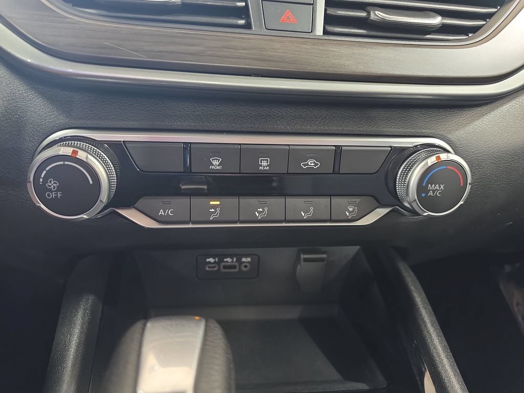 Used 2024 Nissan Altima 2.5 SV FWD image 21