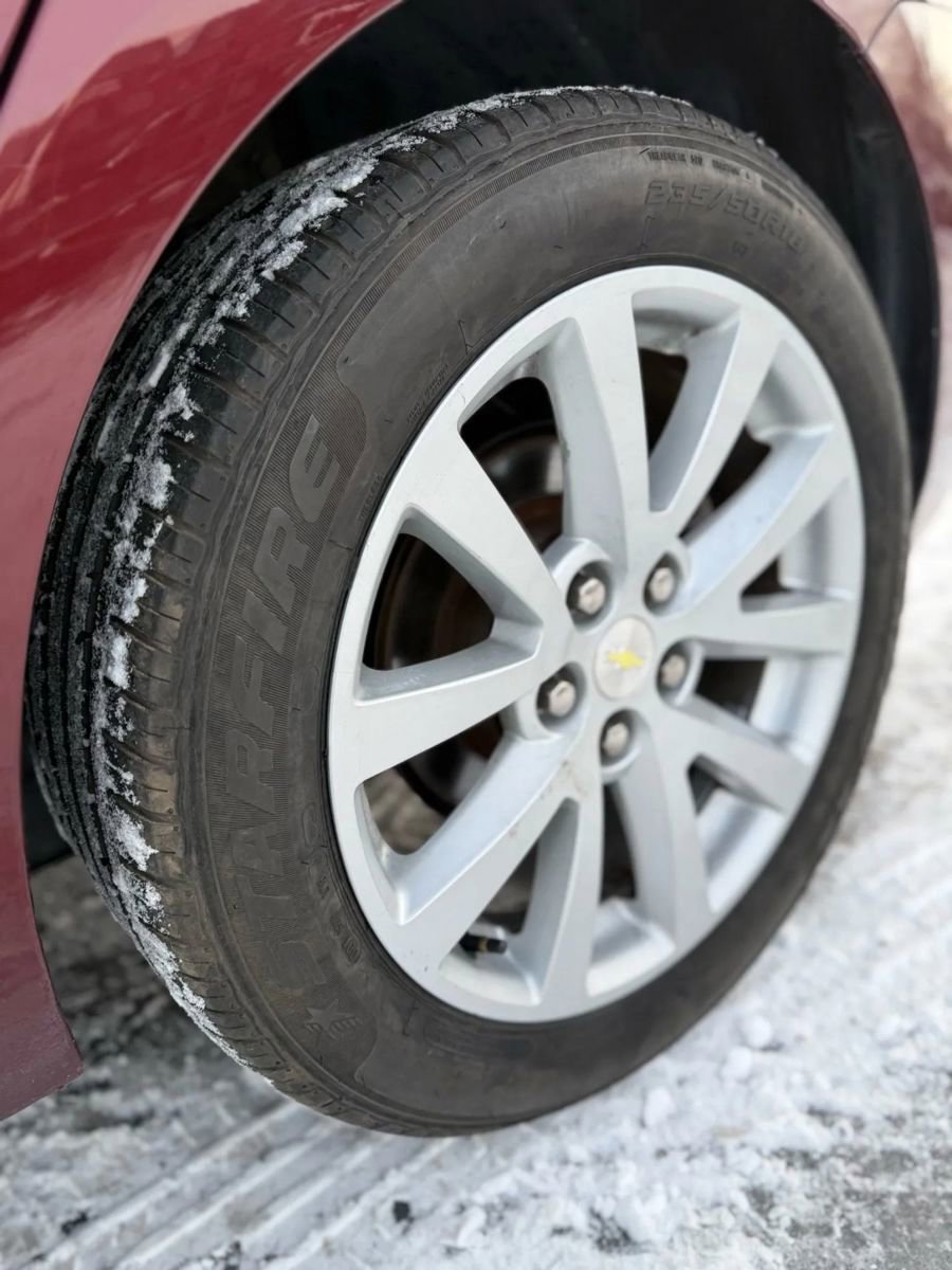 Used 2015 Chevrolet Malibu LT image 17